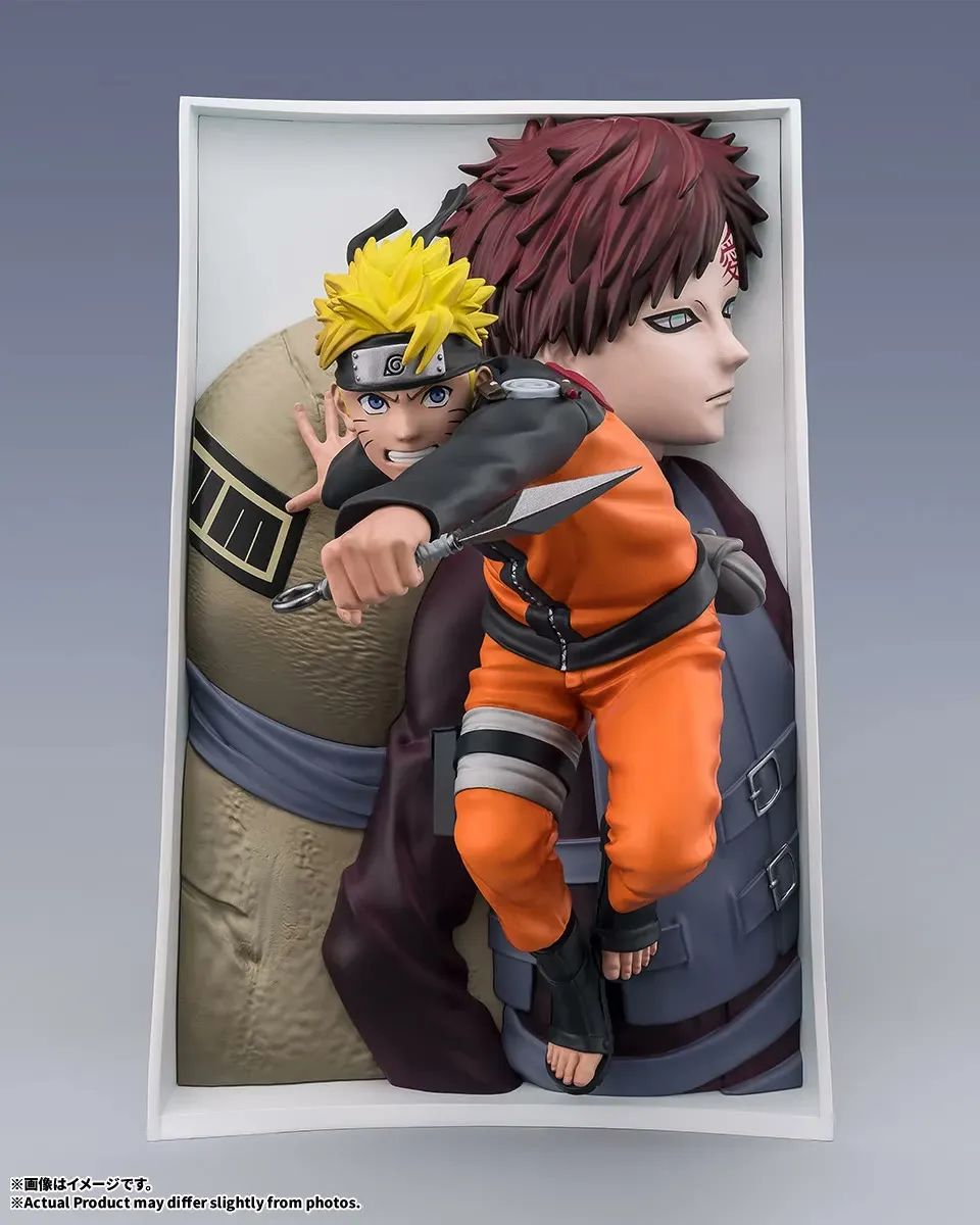 FiguartsZERO Uzumaki Naruto lunging with a kunai in front of a semi-relief base depicting Gaara, official product photo