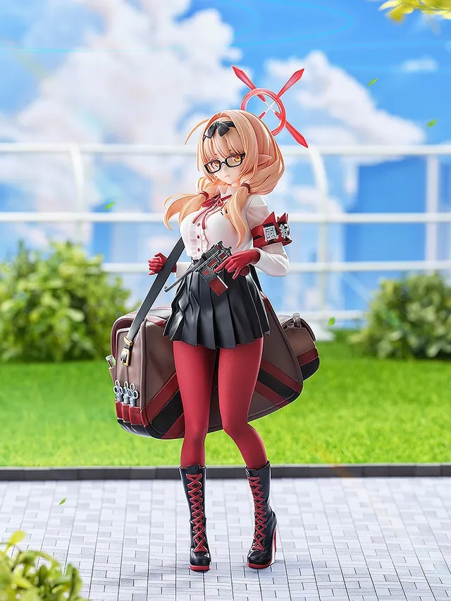 Yostar Shop Chinatsu 1/7 scale figure from Blue Archive, official product photo